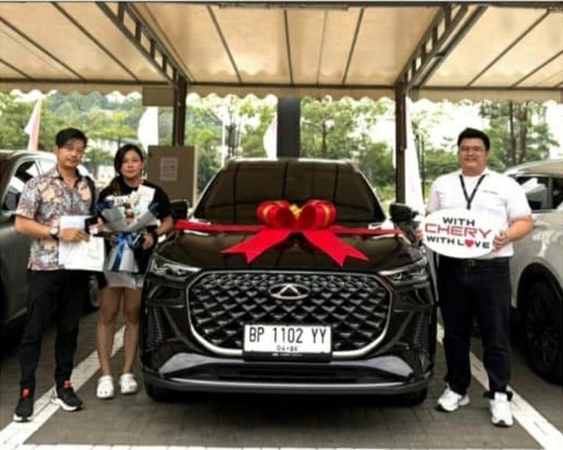 Serah terima unit Chery kepada Mr. D di Batam